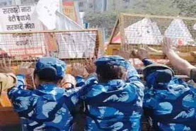 नीट छात्रा केस: पटना में महिला कार्यकर्ताओं का विधानसभा मार्च