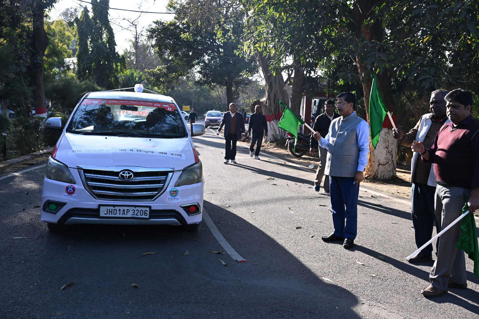 NHM झारखंड ने 24 प्रशिक्षण सह प्रचार वाहनों को किया रवाना