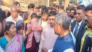 साहिबगंज : कल्याणचक बाजार में युवक की हत्या के बाद तनाव, पीड़ित परिवार से मिले बाबूलाल मरांडी