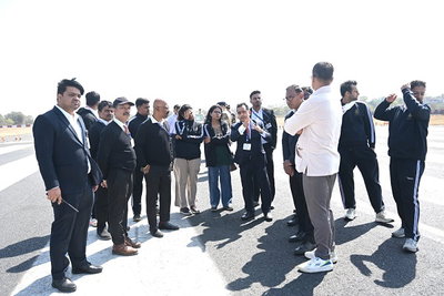 प्रशिक्षु IAS अधिकारियों का शीतकालीन अध्ययन भ्रमण, बिरसा मुंडा एयरपोर्ट का किया निरीक्षण