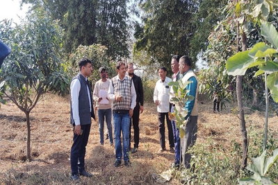 रामगढ़: उप विकास आयुक्त आशीष अग्रवाल ने किया दुलमी प्रखंड का दौरा, योजनाओं का लिया जायजा