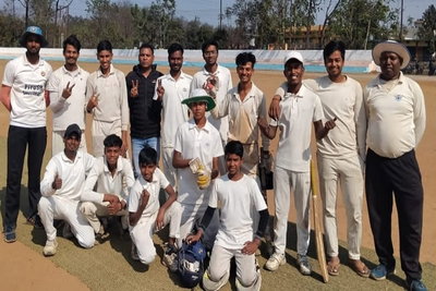 रामगढ़: 10वें मुकाबले में चैंपियन क्रिकेट एकेडमी रामगढ़ की टीम विजयी