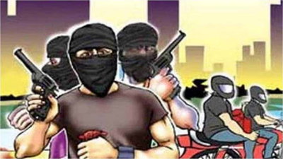 सीतामढ़ी: किराना व्यवसायी के घर डकैती, सोना-चांदी व नकद उड़ा ले गए