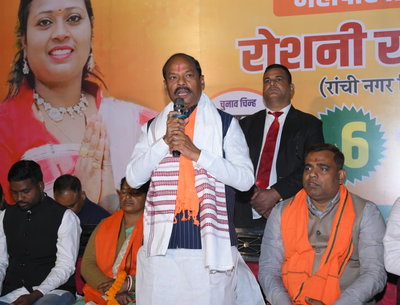 दलीय आधार पर निकाय चुनाव कराने से भाग रही है सरकार : रघुवर दास