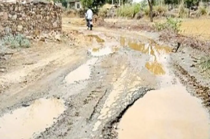 बहरागोड़ा: जगन्नाथपुर चौक से लोधानबानी को जोड़ने वाली सड़क की हालत जर्जर, मरम्मत की आस