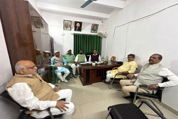 अयोध्याधाम स्टेशन पर ट्रेनों के ठहराव की मांग, रेल मंत्री को भेजा पत्र