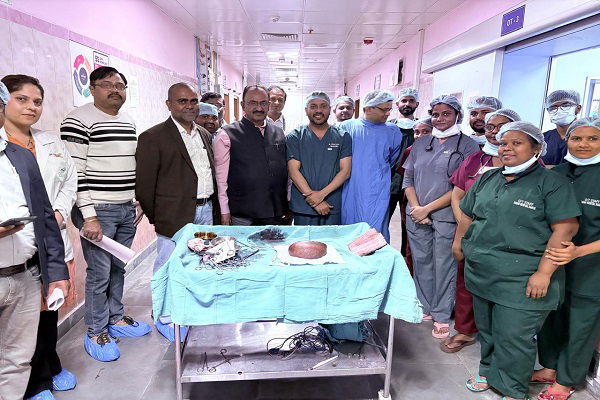 रांची सदर अस्पताल: 17 वर्षों पुराना 5 किलो का सर्वाइकल ट्यूमर का सफल सर्जरी