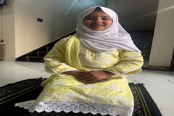 रामगढ़: 6 वर्ष की नन्ही जुनैरा हबीब ने रखी रमजान का पहला रोजा