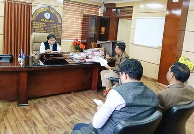 नगर पालिका चुनाव की तैयारियों पर रामगढ़ उपायुक्त ने की बैठक