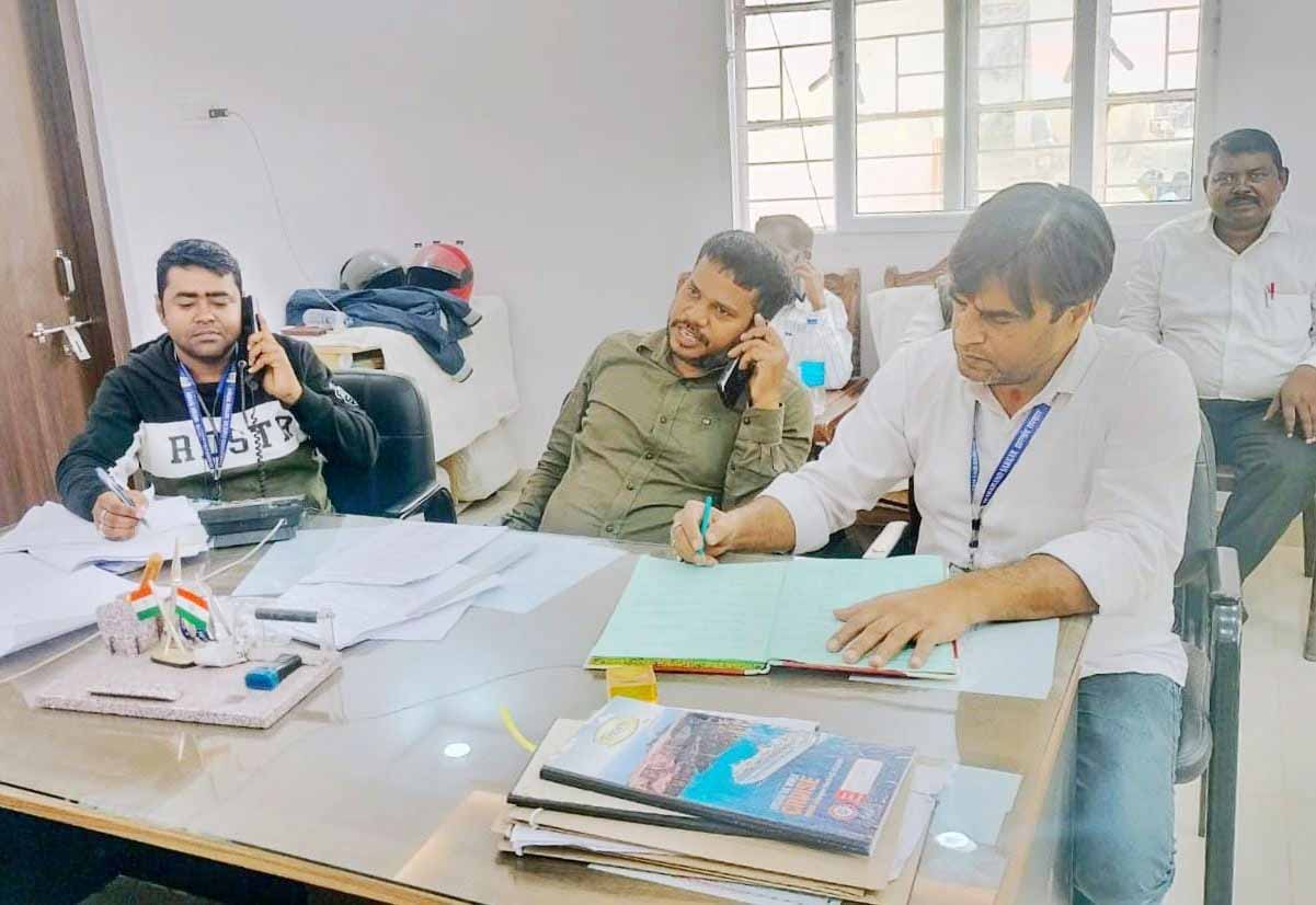 धनबाद निकाय चुनाव: कंट्रोल रूम में आई 24 शिकायतों का त्वरित समाधान