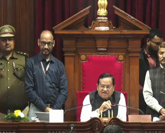 बिहार: उद्घाटन बोर्ड में नाम नहीं होने पर ‘माननीय’ नाराज, सदन में हंगामा