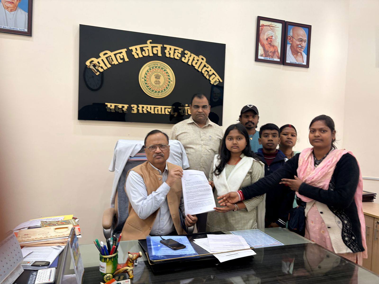 रांची में थैलेसीमिया व सिकल सेल मरीजों की 12 सूत्री मांग, अधिकारियों को सौंपा पत्र