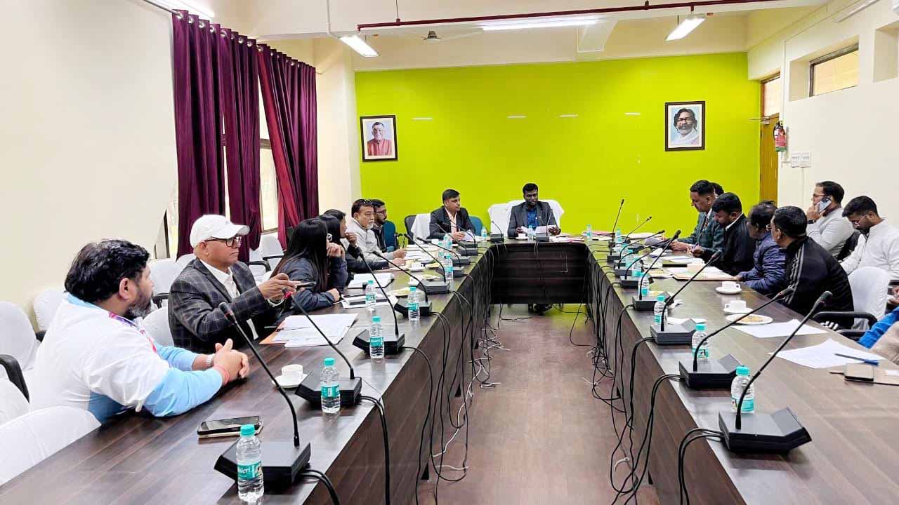 रांची में खेल सुविधाओं को बेहतर बनाने के लिए डीसी ने की बैठक