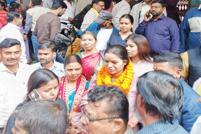 रांची: वार्ड 46 से किरण तिवारी ने किया नामांकन, क्षेत्रीय समस्याओं के समाधान का लिया संकल्प