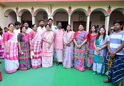 सीएम हेमंत सोरेन पैतृक गांव पहुंचे, बाहा पर्व में लिया हिस्सा