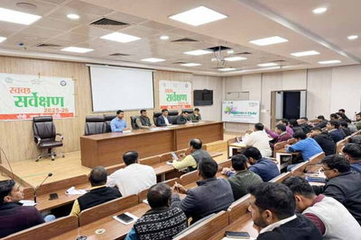 रांची : राजस्व वसूली में तेजी लाने के लिए उप प्रशासक ने की बैठक