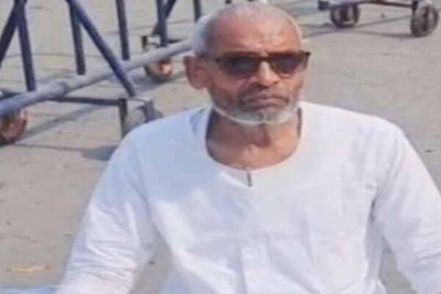 बिहार : CM आवास के बाहर अनशन पर बैठे जदयू प्रदेश महासचिव अमरेंद्र दास