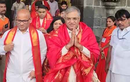 CEC ज्ञानेश कुमार ने  तिरुमाला मंदिर में भगवान श्री वेंकटेश्वर की पूजा-अर्चना की