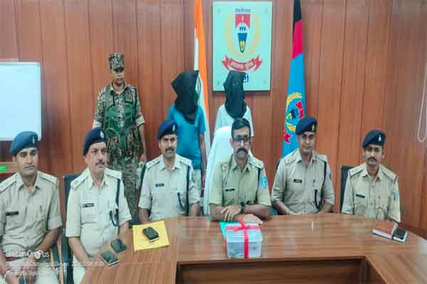 खूंटी में PLFI के दो उग्रवादी गिरफ्तार, हथियार और कारतूस बरामद