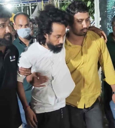 धरने पर बैठे देवेंद्र नाथ महतो को डॉक्टरों की सलाह, सुबह-शाम टहलें