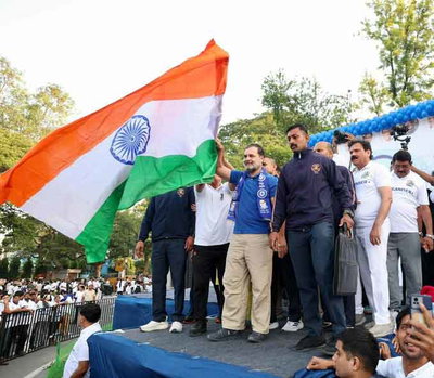 राहुल गांधी ने दिल्ली में  सामाजिक परिवर्तन मैराथन को हरी झंडी दिखाई