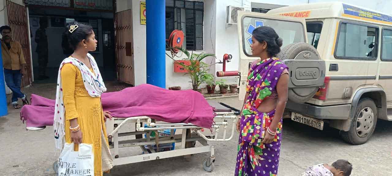 सरायकेला सदर अस्पताल में प्रसूता की मौत पर बवाल, परिजनों ने लगाया लापरवाही का आरोप