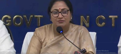 दिल्ली में दो दिन वर्क फ्रॉम होम,  CM रेखा गुप्ता के काफिले में कटौती, महाराष्ट्र सीएम फडणवीस बाईक से विधान भवन पहुंचे