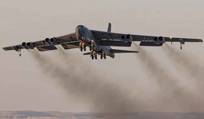 अमेरिका के कैलिफोर्निया में  B-52 बॉम्बर क्रैश, आठ लोगों की मौत