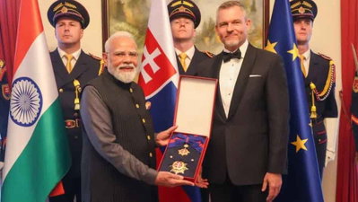 स्लोवाकिया के राष्ट्रपति ने पीएम मोदी को द ऑर्डर ऑफ द व्हाइट डबल क्रॉस सम्मान से नवाजा