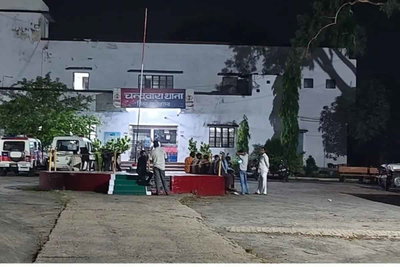 कोडरमा में छापेमारी के दौरान पुलिस टीम पर हमला, थाना प्रभारी समेत कई जवान घायल