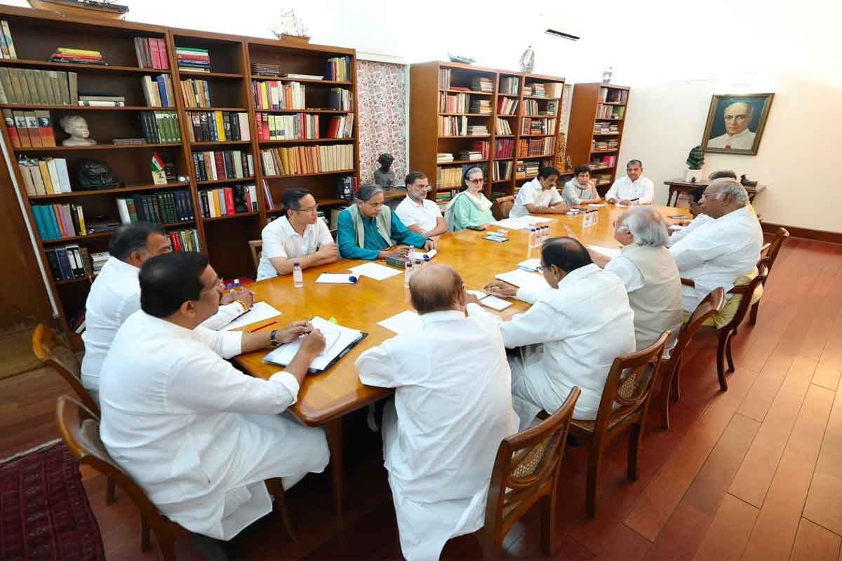 सोनिया गांधी की अध्यक्षता में कांग्रेस संसदीय दल की बैठक, मानसून सत्र की रणनीति पर चर्चा