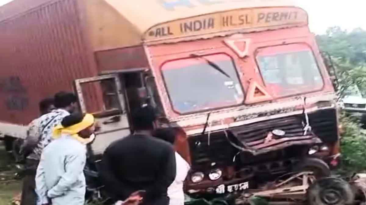 लातेहार : चंदवा की डेढ़ टंगवा घाटी में सड़क हादसा, 7 लोगों की मौत