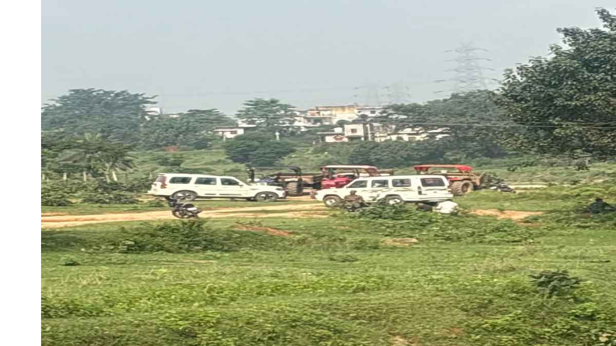 लातेहार :  एनजीटी की रोक के बावजूद बालू उठाव कर रहे आठ ट्रैक्टर जब्त