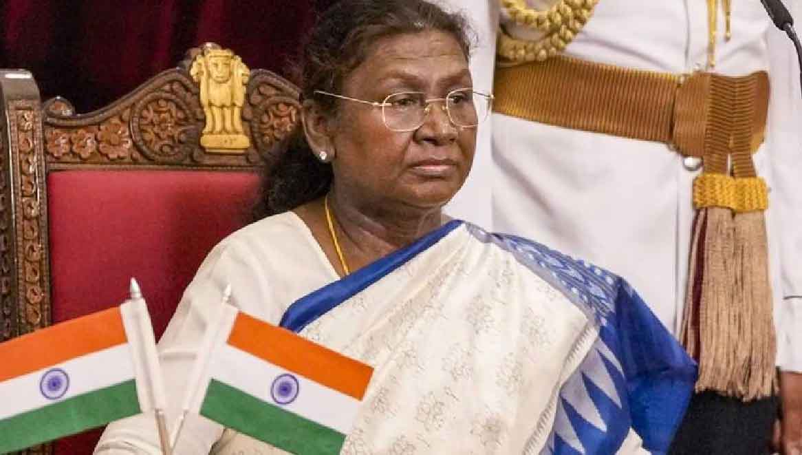 द्रौपदी मुर्मू  का धार्मिक प्रवास 19 से, प्रेमानंद महाराज के साथ सत्संग, गिरिराज जी की परिक्रमा करेंगी