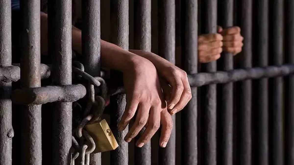 ऑपरेशन प्रहार : रांची पुलिस की बड़ी कार्रवाई, एक रात में 100 से ज्यादा अपराधी गिरफ्तार