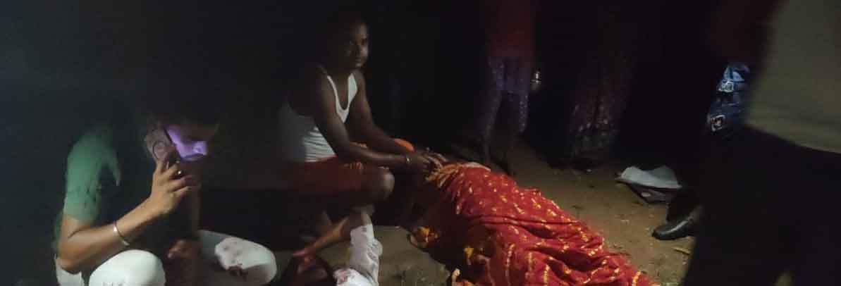 सरायकेला  : गोपीडीह में सड़क हादसा, ट्रक की चपेट में आने से महिला की मौत, तीन घायल