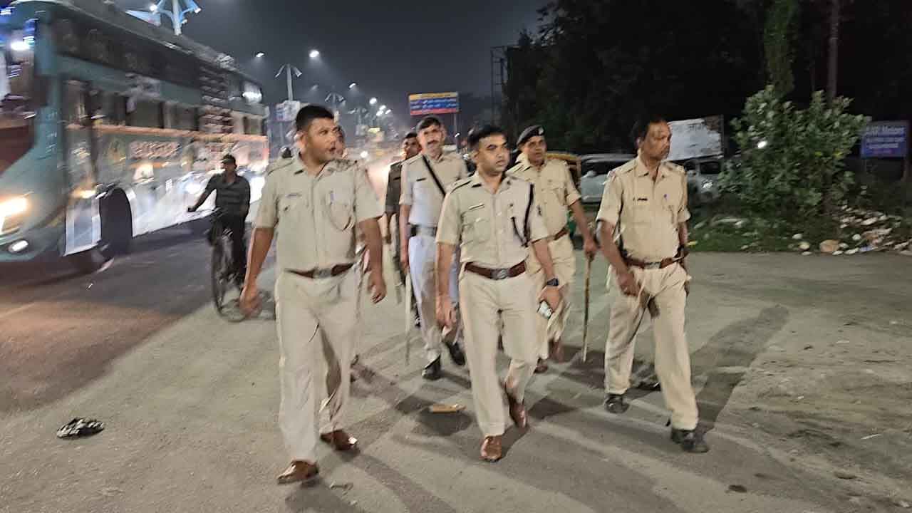 बोकारो : रात  भर जिले में चलाया गया एंटी क्राइम अभियान, पुलिस ने कई वाहनों से वसूला जुर्माना