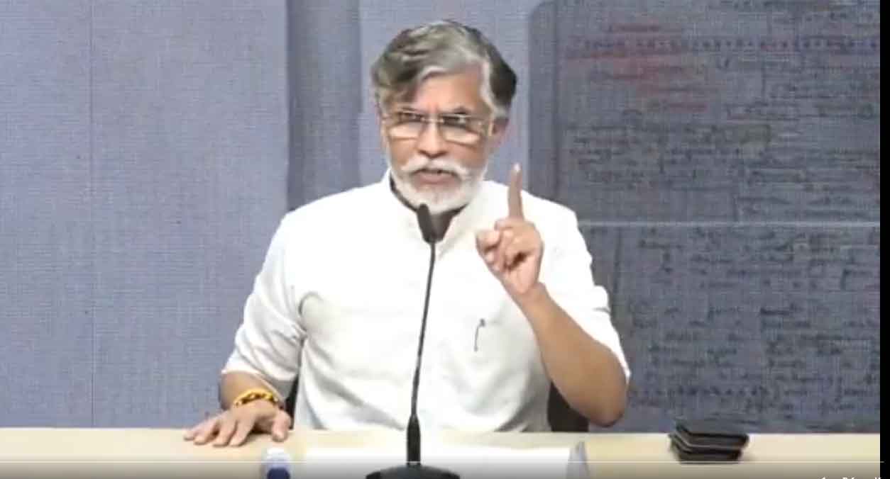 CBSE-NEET गड़बड़ी पर बोली कांग्रेस, पीएम मोदी चाहते हैं, देश के युवा अनपढ़, जाहिल रहें
