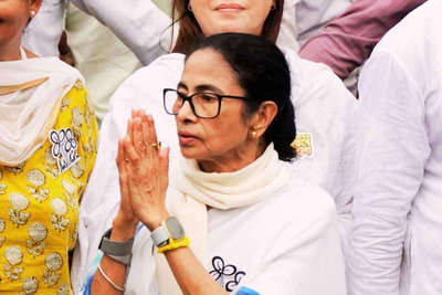 टीएमसी नेताओं पर हो रहे हमलों के विरोध में कोलकाता में 2 जून को ममता बनर्जी की पदयात्रा