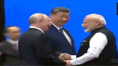SCO सम्मेलन : पीएम मोदी शी जिनपिंग, पुतिन से गर्मजोशी से मिले, आतंकवाद पर हमला बोला