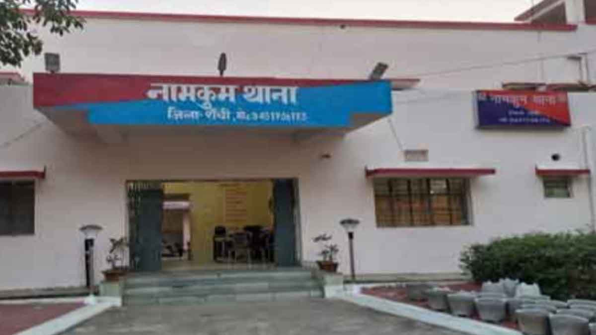दिनदहाड़े हथियार के बल पर युवक और महिला से लूट, चार अपराधियों ने छीने मोबाइल और नकदी