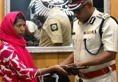 19 साल बाद पूर्व सांसद सुनील महतो हत्याकांड की मुख्य आरोपी नक्सली शकुंतला महतो ने किया आत्मसमर्पण