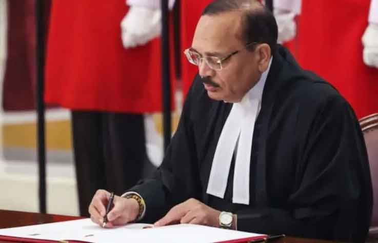 चुनाव आयुक्त नियुक्ति कानून : चीफ जस्टिस ने सुनवाई से खुद को अलग किया, वजह बताई