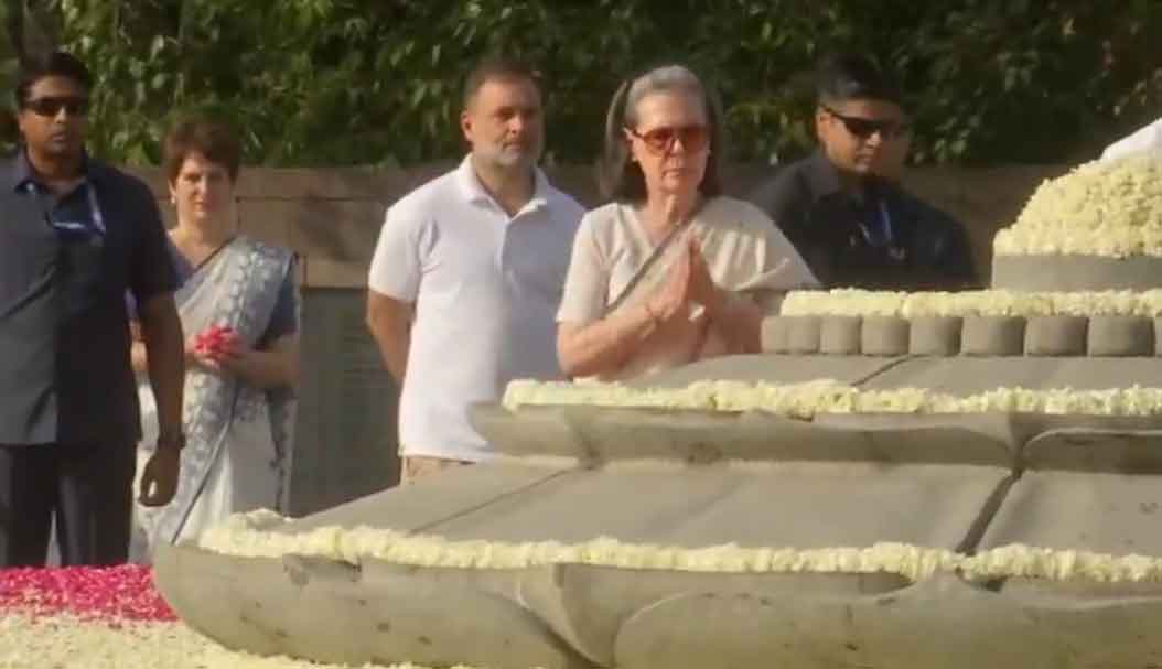 सोनिया गांधी, मल्लिकार्जुन खड़गे, राहुल गांधी, पीएम मोदी ने राजीव गांधी को श्रद्धांजलि अर्पित की