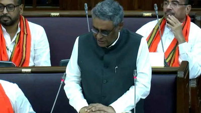 सुवेंदु सरकार का बजट,एक लाख नौकरियां, महिलाओं के लिए फ्री बस सेवा,अन्नपूर्णा योजना में मिलेंगे 3000