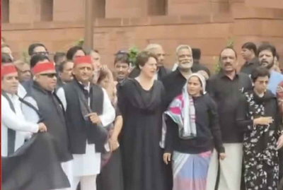 काले कपड़ों में राहुल, प्रियंका गांधी सहित विपक्षी सांसदों का मकर द्वार पर विरोध प्रदर्शन, धर्मेंद्र प्रधान का इस्तीफा मांगा