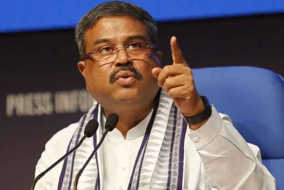 राहुल गांधी के धरने पर धर्मेंद्र प्रधान बरसे, कहा,छात्रों का राजनीतिक इस्तेमाल कर रही है कांग्रेस