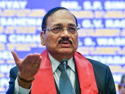 CJI सूर्यकांत की युवा वकीलों को सलाह, टीआरपी की चिंता करने वाले टीवी चैनलों की तरह काम नहीं करें