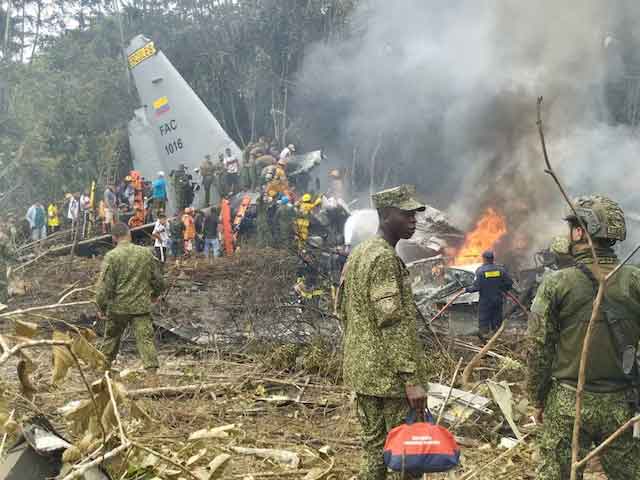 कोलंबिया एयर फोर्स का C-130 हरक्यूलिस विमान क्रैश, 110  सैन्यकर्मियों के मारे जाने की खबर