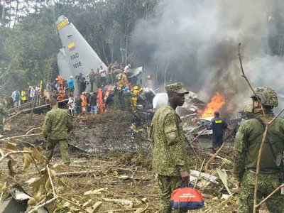 कोलंबिया एयर फोर्स का C-130 हरक्यूलिस विमान क्रैश, 110  सैन्यकर्मियों के मारे जाने की खबर
